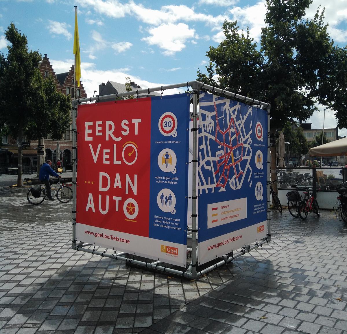 stad Geel fietszone communicatie straatbeeld